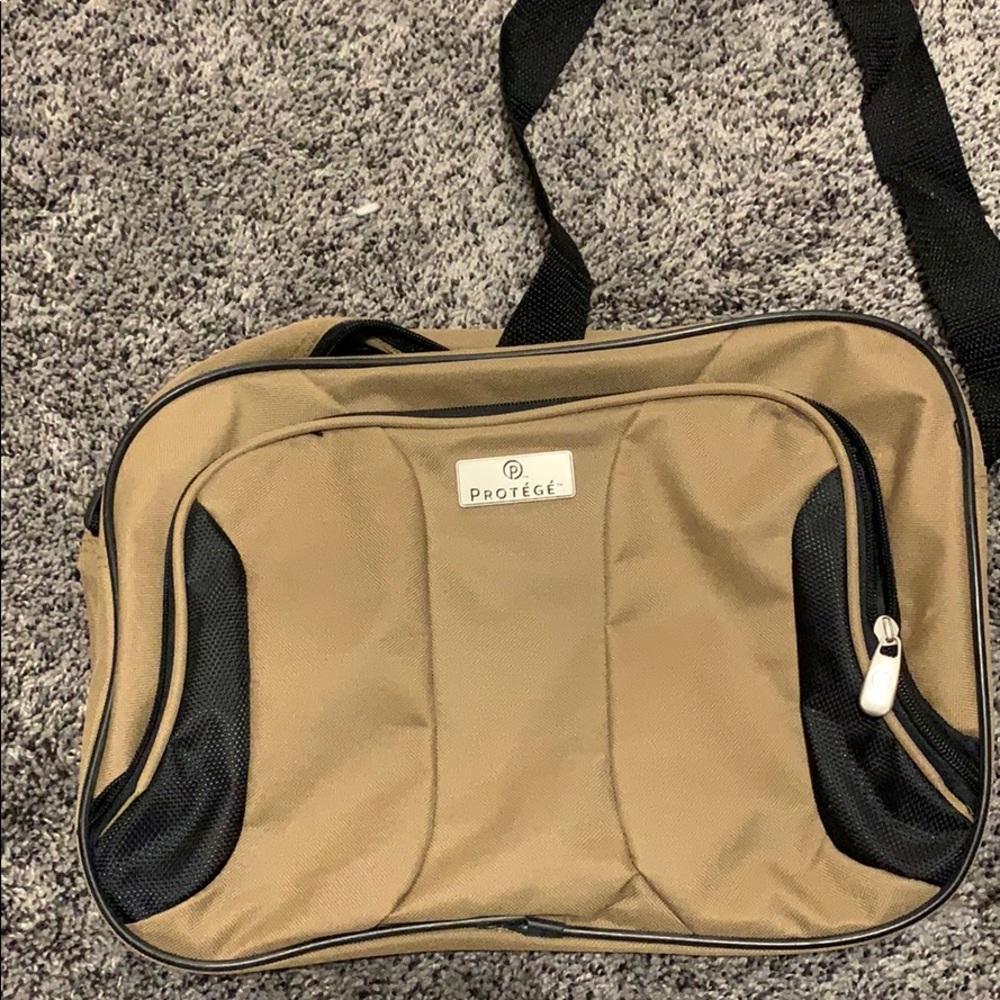 Protégé zipper case travel bag